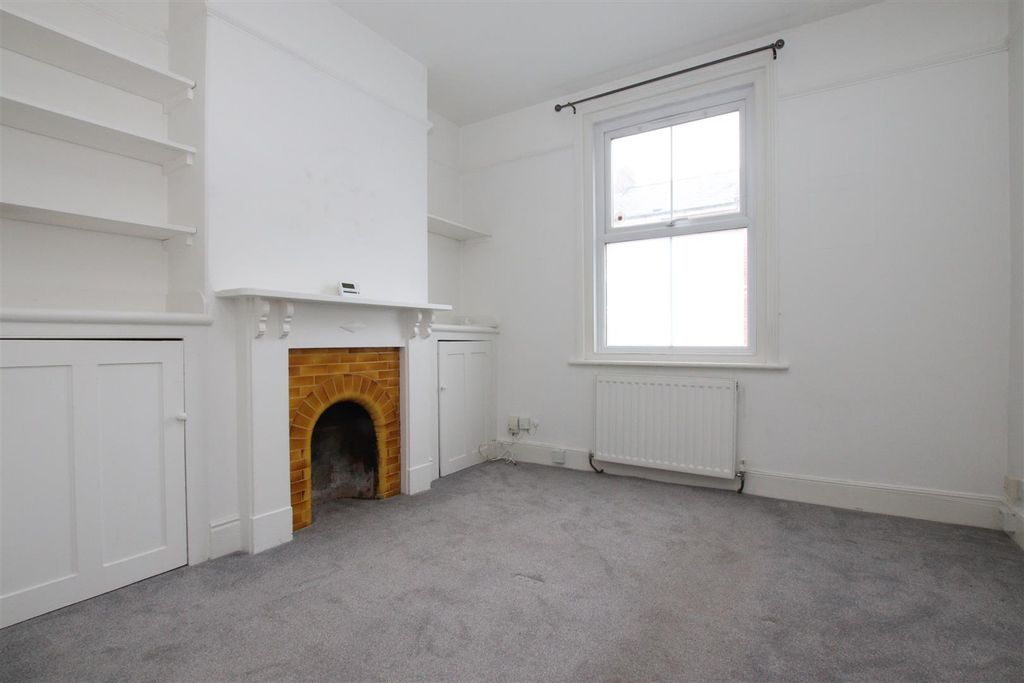 Property photo 3 of 11 Living Room.Jpg