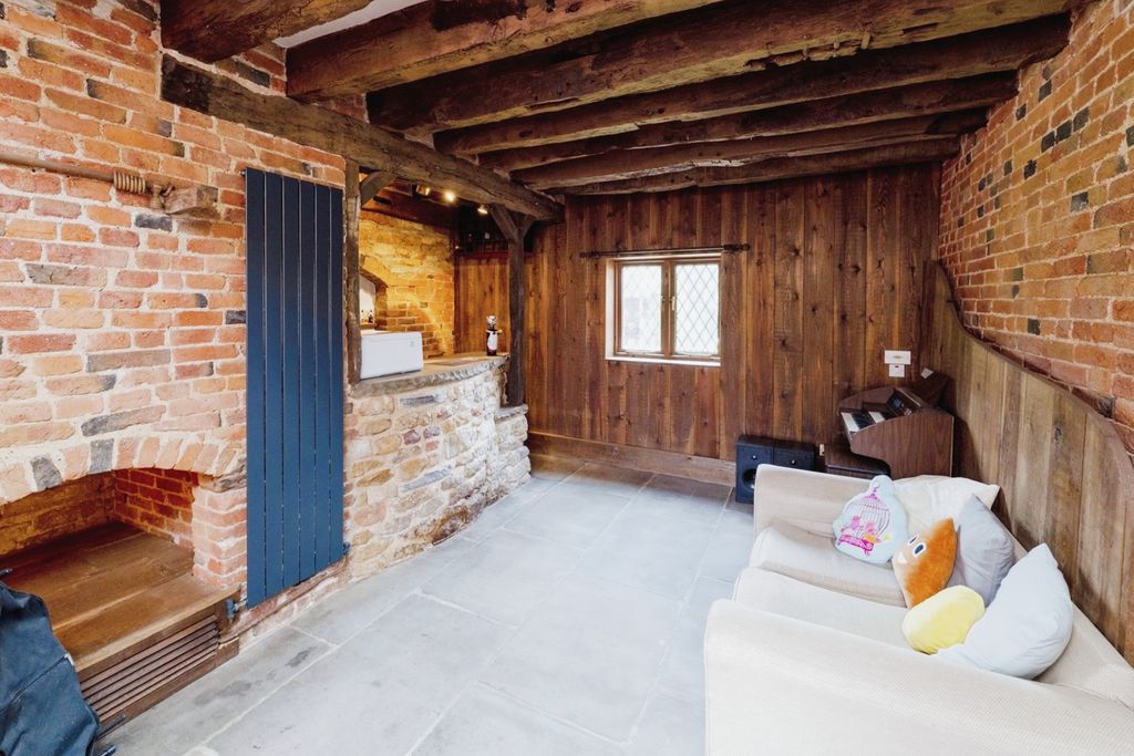 Property photo 3 of 19