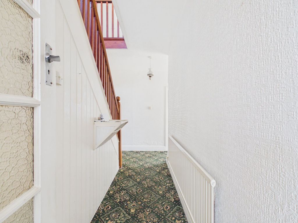 Property photo 3 of 32