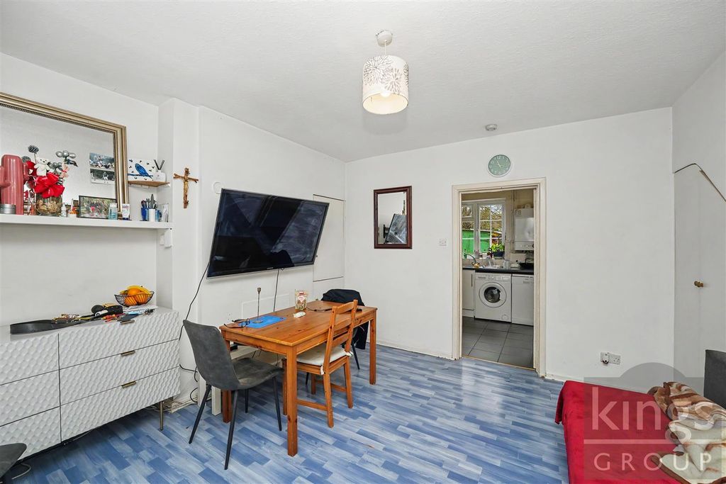 Property photo 2 of 25 Living Room