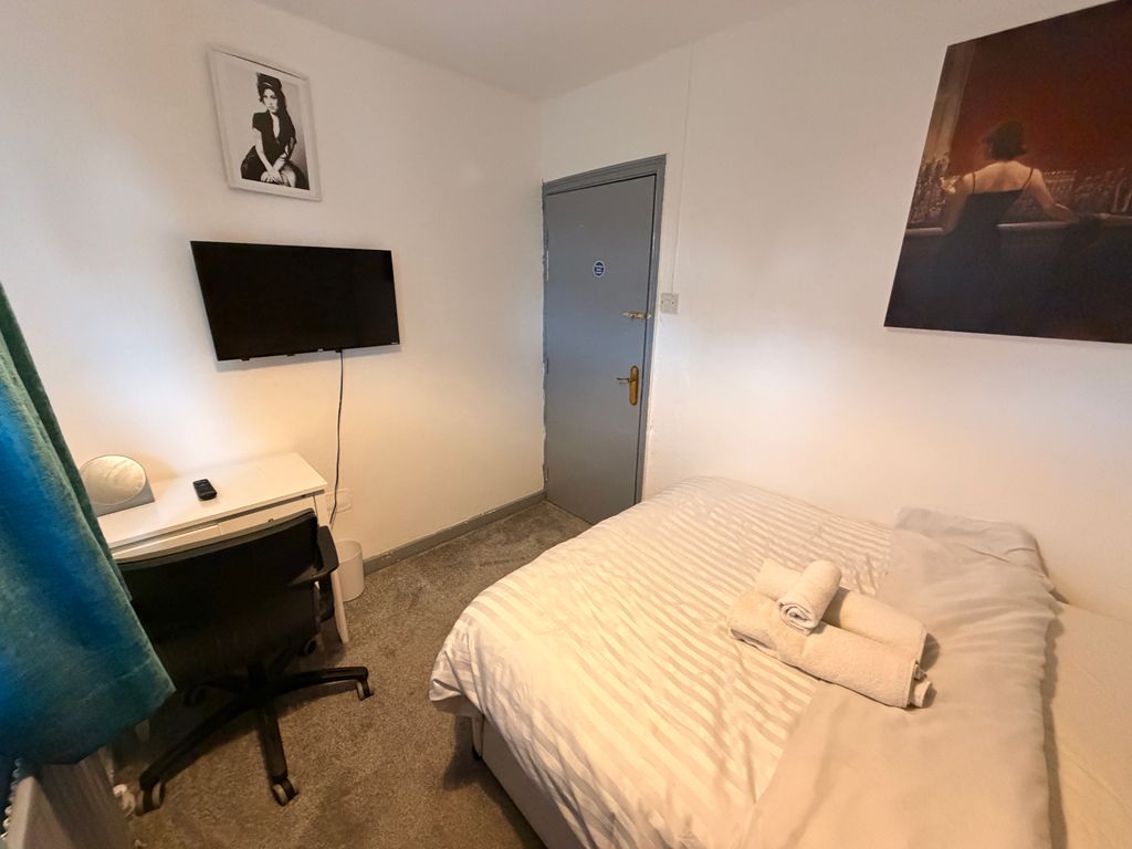 Property photo 2 of 11 Image