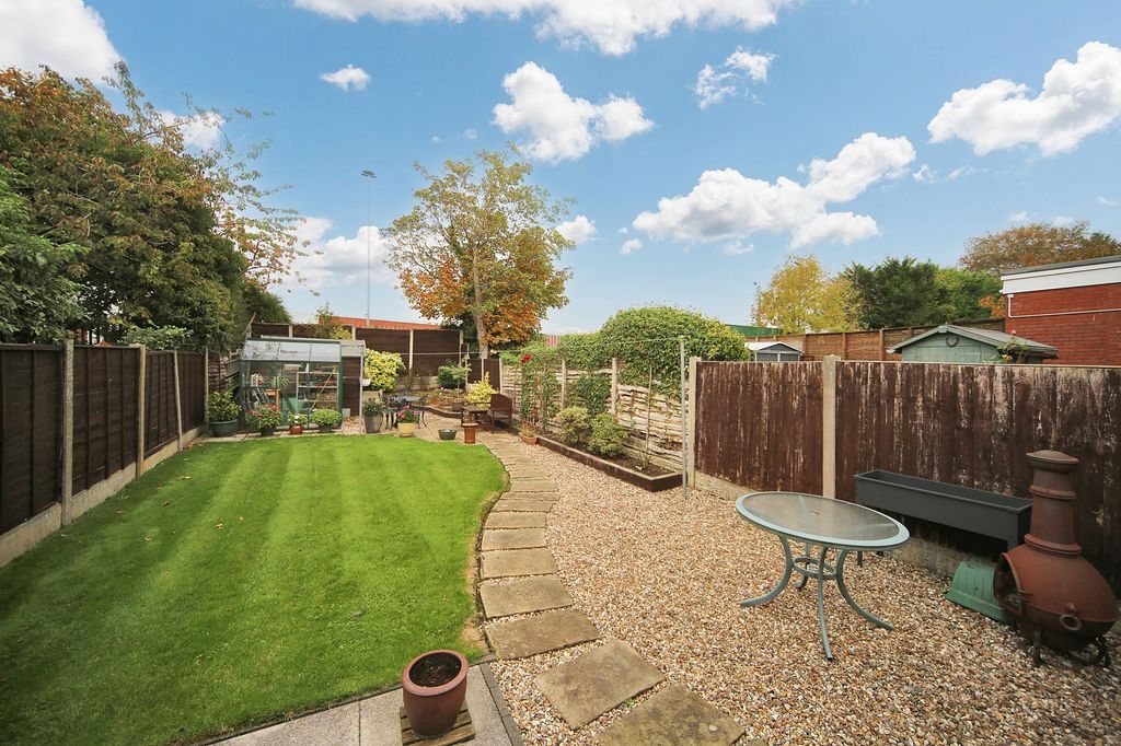 Property photo 2 of 21