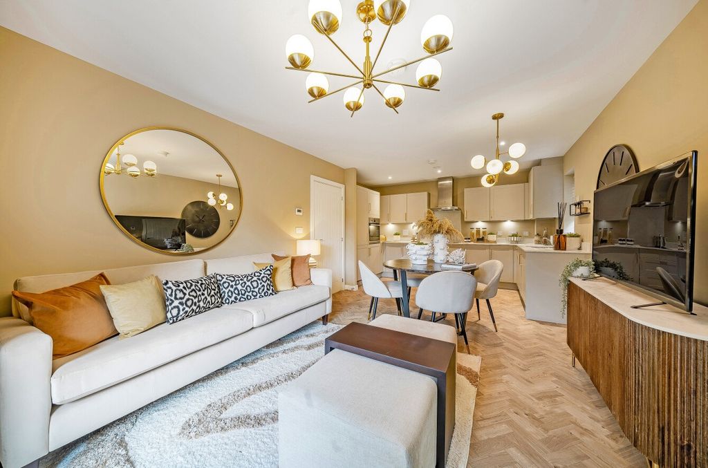 Property photo 2 of 11 Living Room