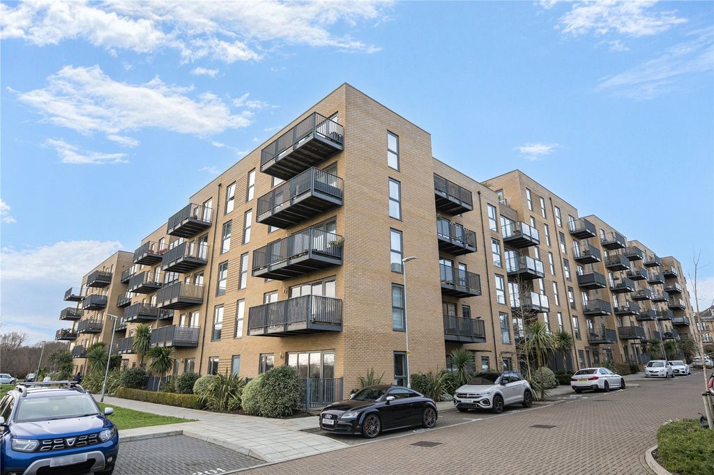 Property photo 2 of 17 Picture No. 15