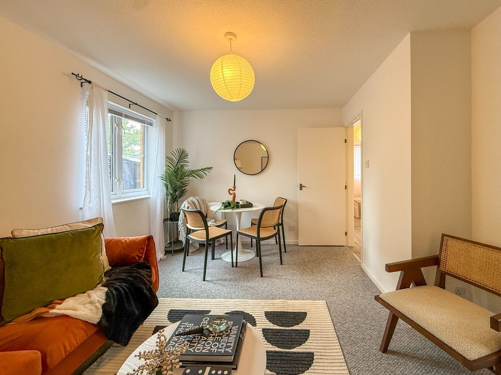 Property photo 3 of 13 4318956