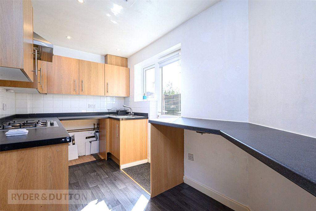 Property photo 3 of 12 Kitchen
