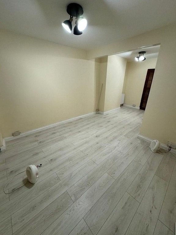 Property photo 3 of 10 Photo 3