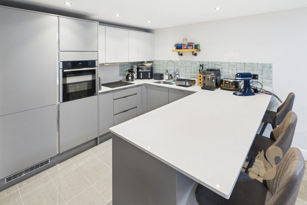 Property photo 2 of 16 Cam01814G0-Pr0062-Still018.Jpg