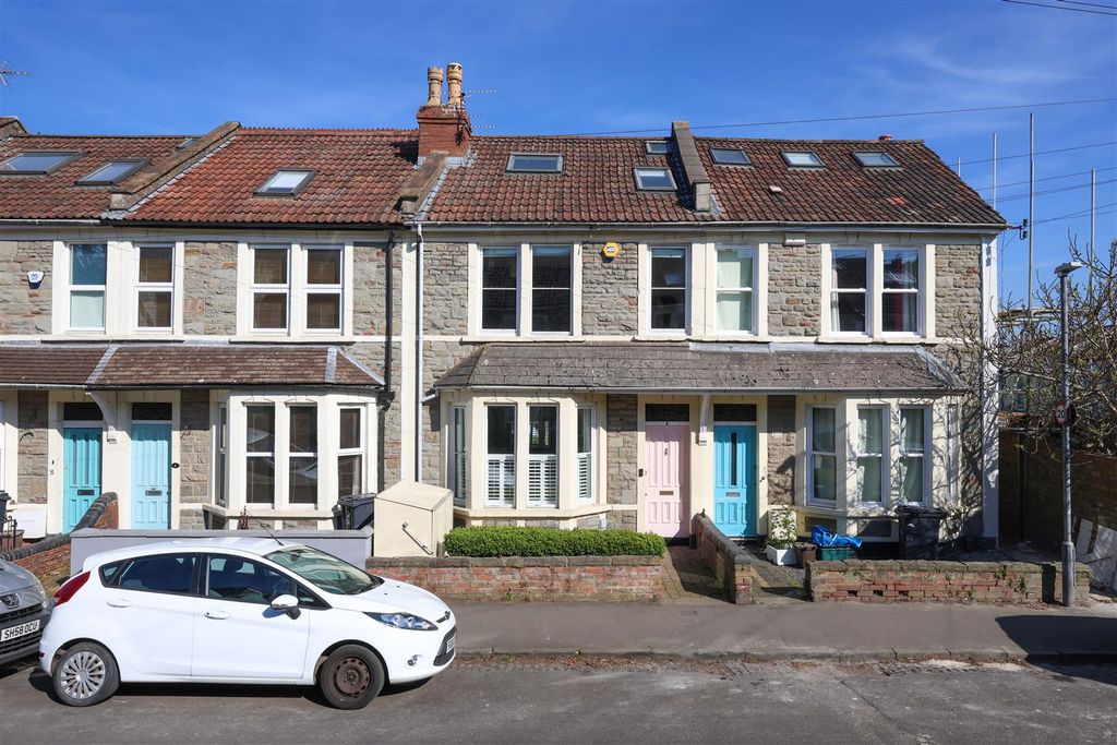 Property photo 1 of 19