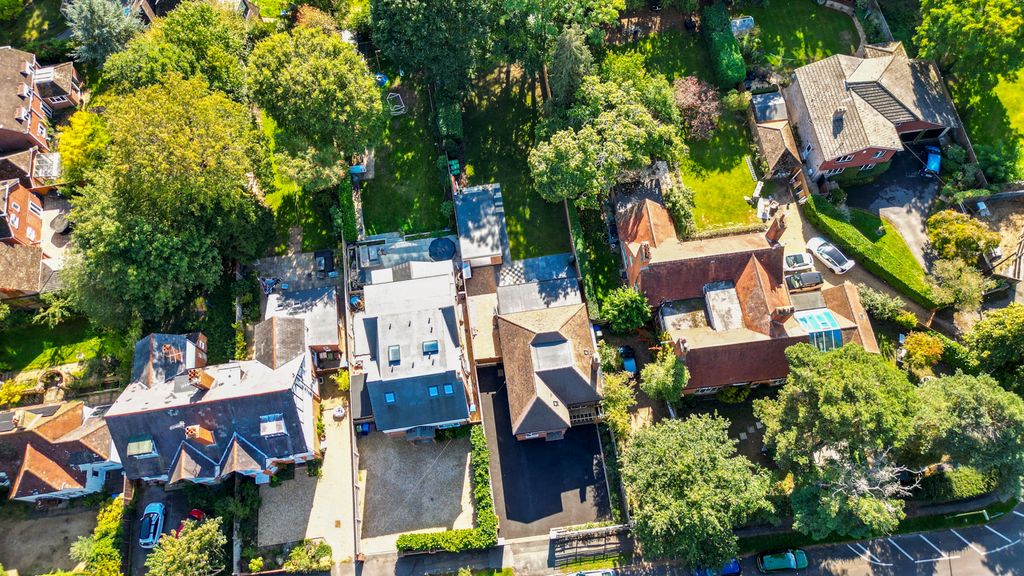 Property photo 2 of 19 Photo