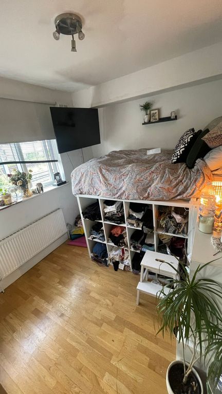 Property photo 1 of 3