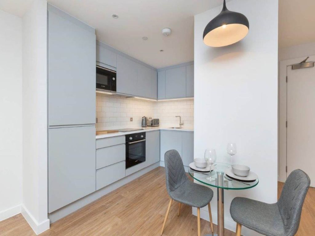 Property photo 3 of 8 47222_Kingstableroad0003