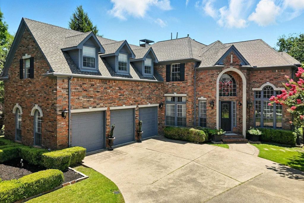 Property photo 1 of 31