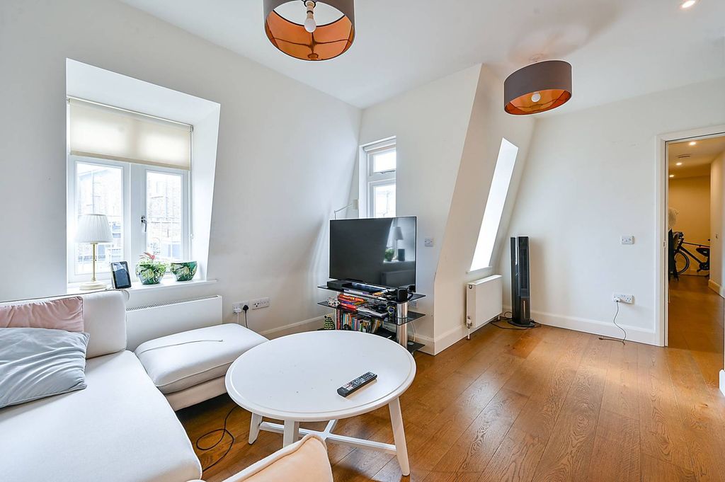 Property photo 3 of 6