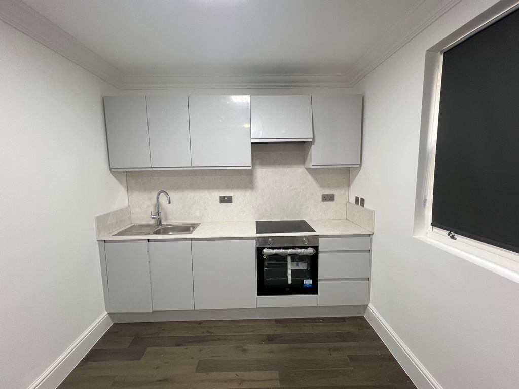 Property photo 2 of 8 Kitchen