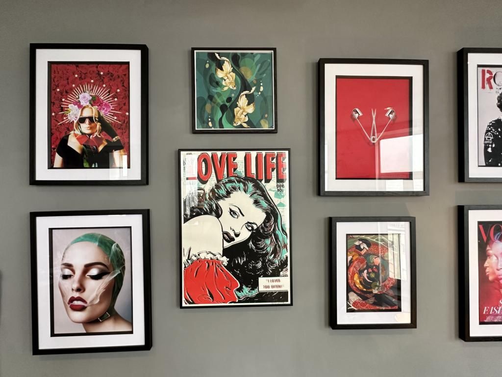 Property photo 3 of 11 Living Room