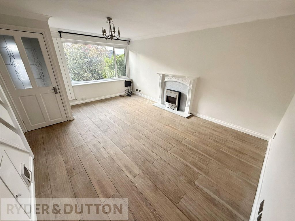 Property photo 3 of 22 Lounge