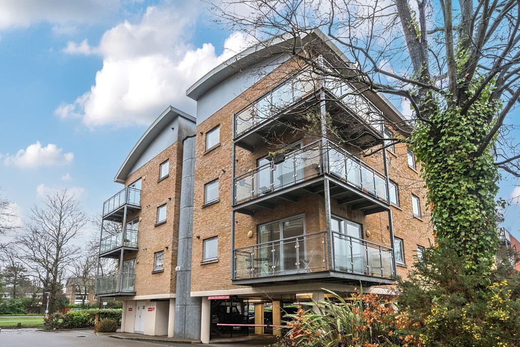 Property photo 1 of 14 1405020-6-6978993...