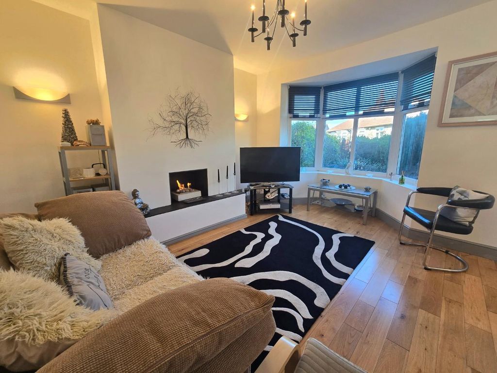 Property photo 3 of 16 Living Room