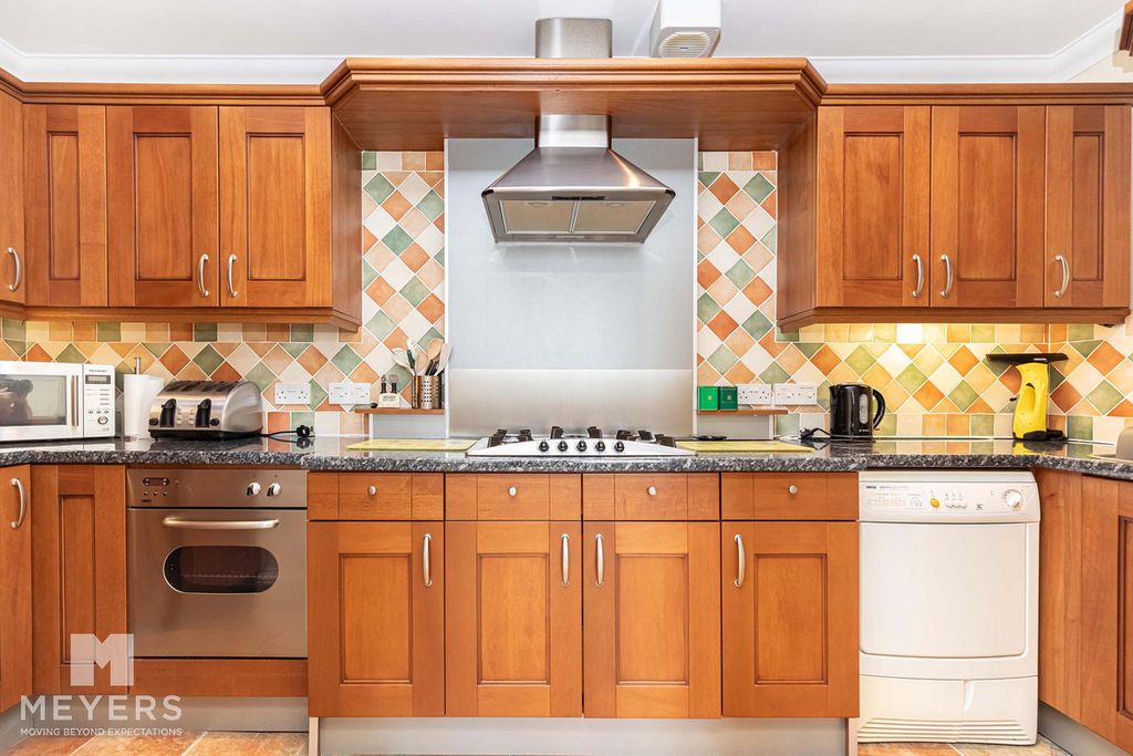 Property photo 2 of 22