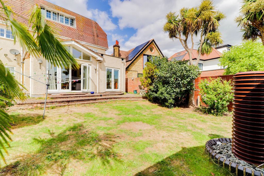 Property photo 1 of 24