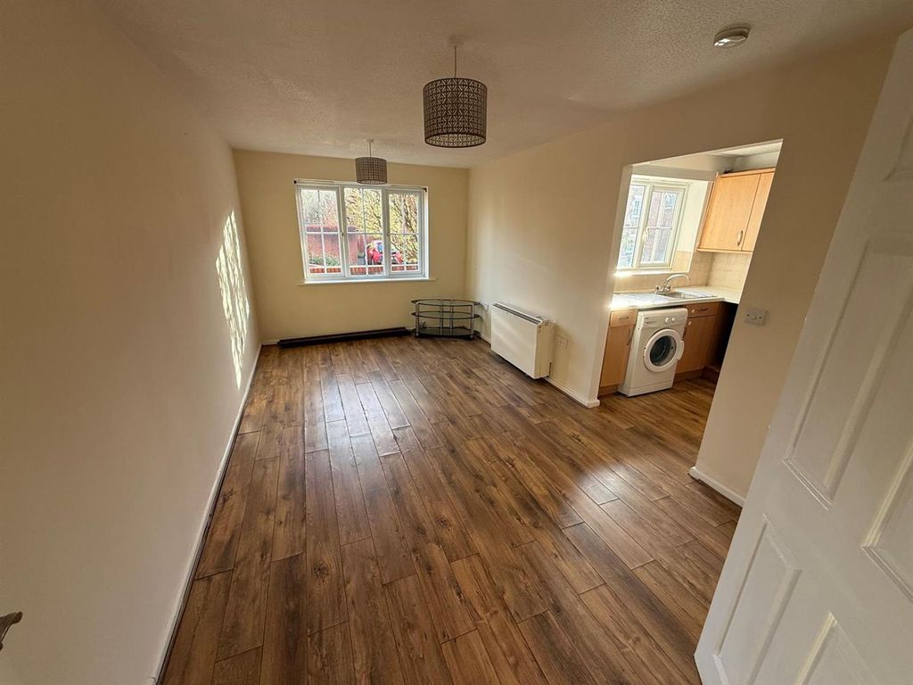 Property photo 3 of 9