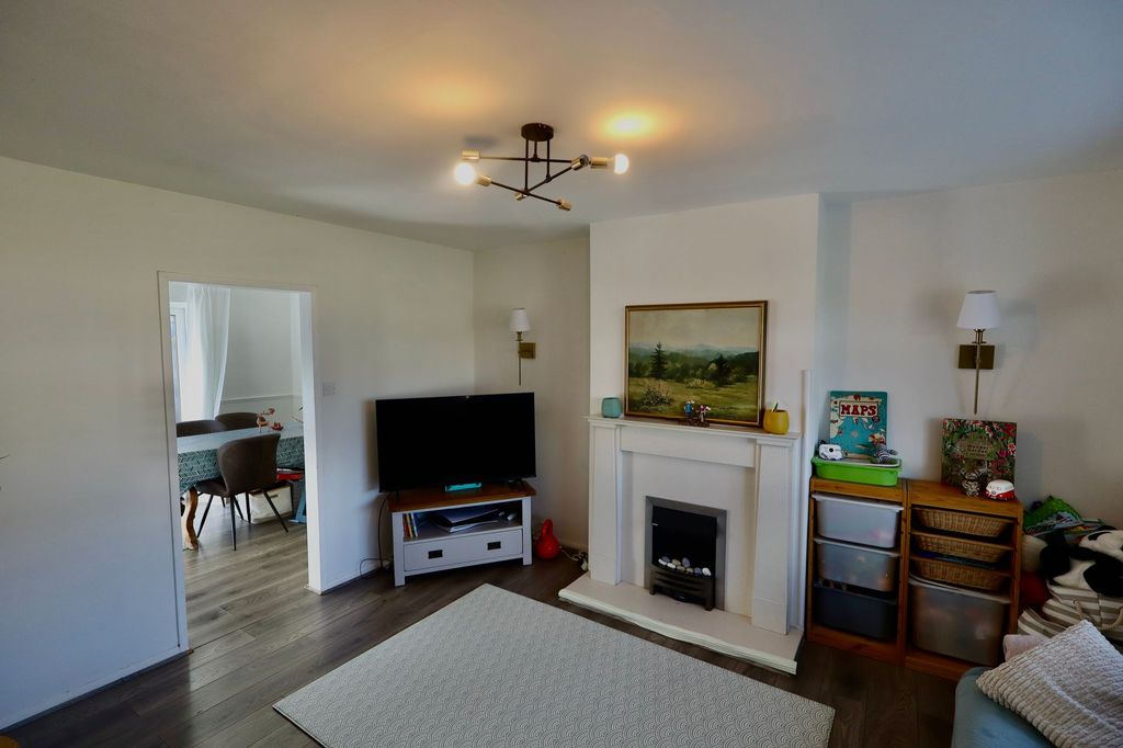 Property photo 2 of 14 Lounge