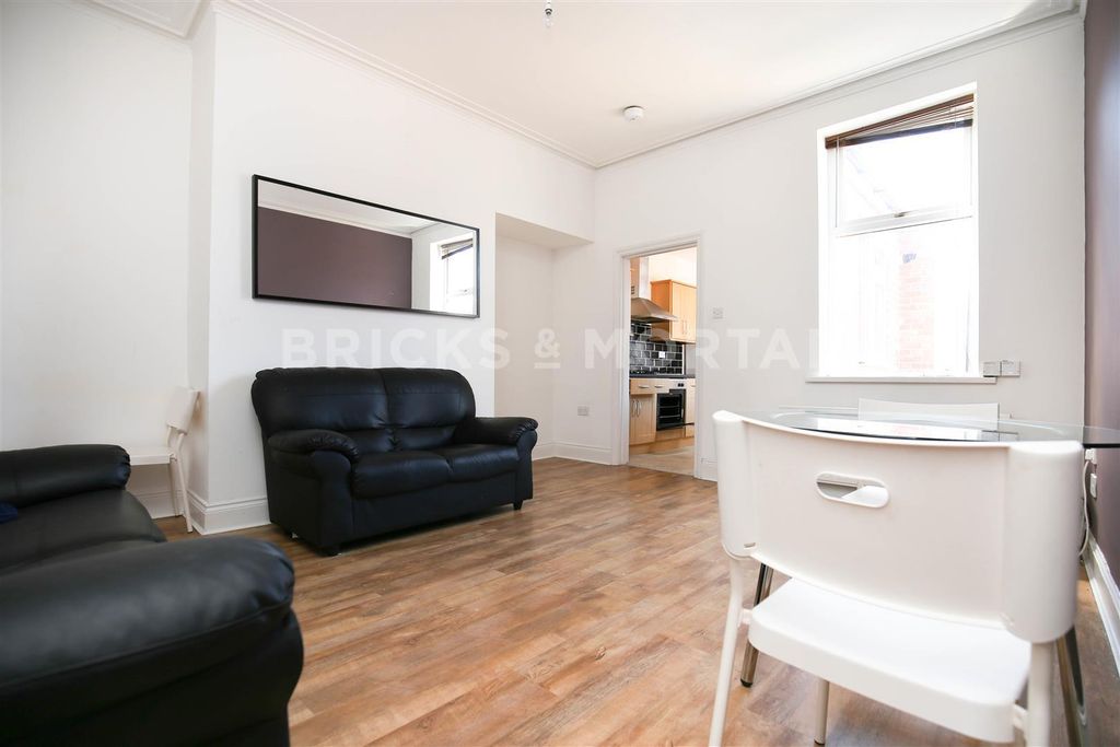 Property photo 1 of 6 Ewo6Mxwakskkwpvu_Vmxtyc2Bek.Jpg
