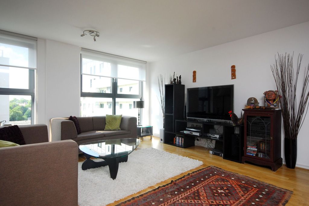 Property photo 2 of 12