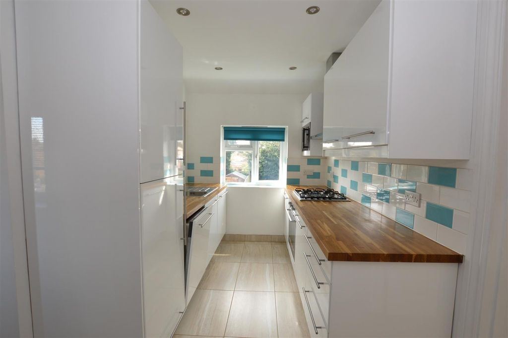 Property photo 3 of 15 Kitchen