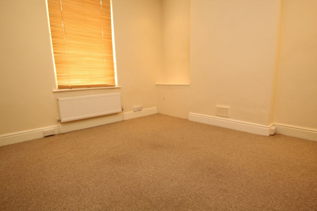 Property photo 2 of 9 Front Room