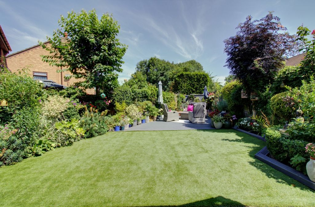 Property photo 3 of 18 Garden Wordsworth Drive - Matt Clinton Ewemove Ken
