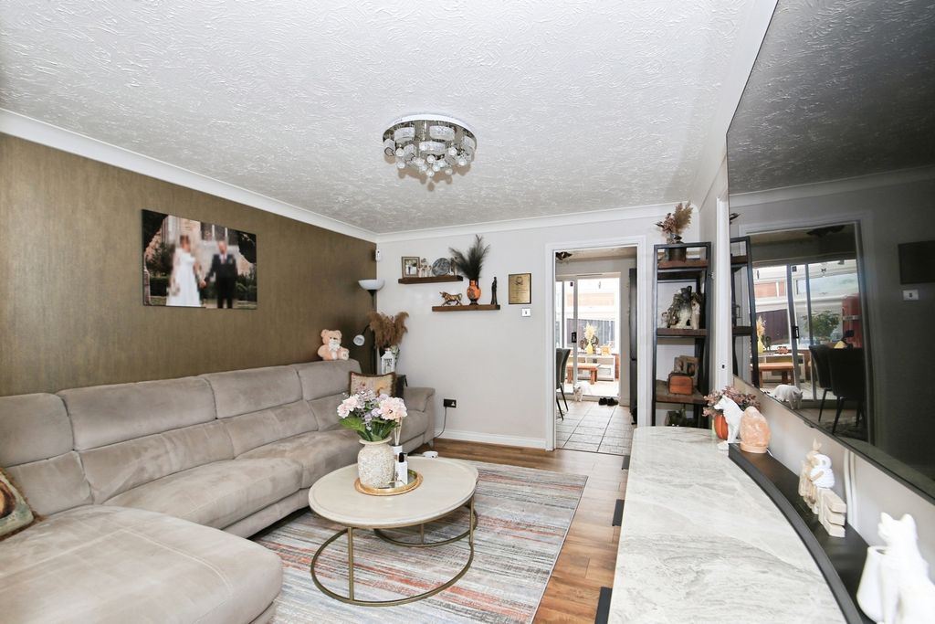 Property photo 2 of 19 Pbox-Img.Jpg