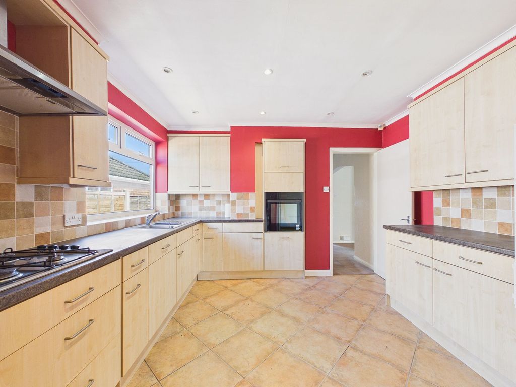 Property photo 2 of 12 Kitchen