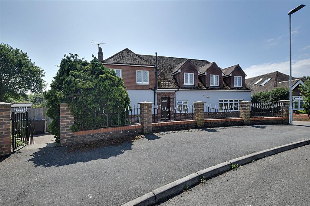 Property photo 1 of 32