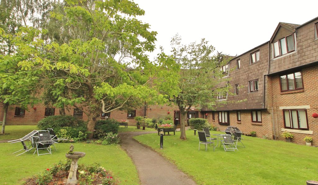 Property photo 2 of 13