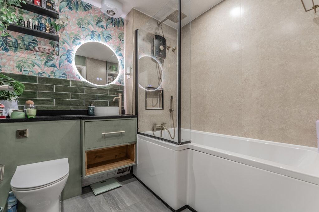 Property photo 1 of 8 5162480
