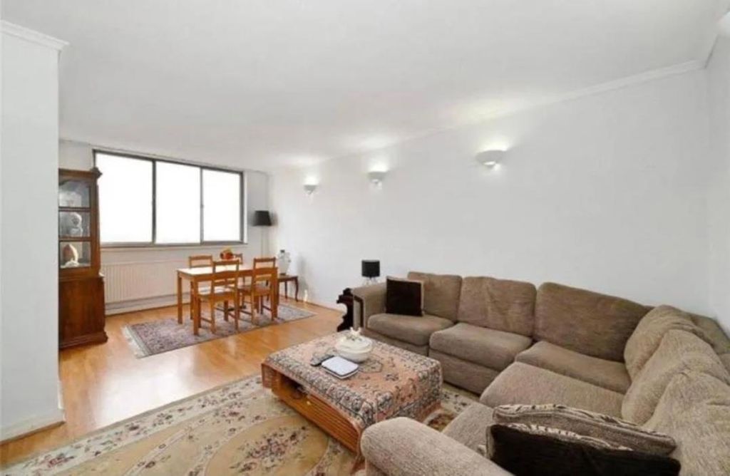 Property photo 1 of 11