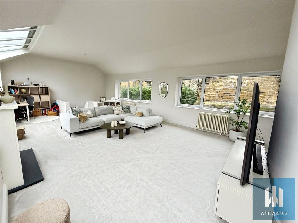 Property photo 3 of 23 Picture No. 04