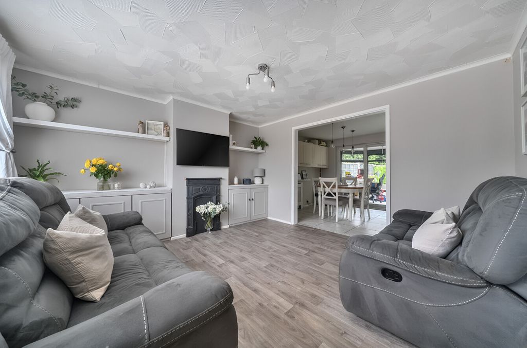 Property photo 2 of 12 1328477-1-6881Efa...