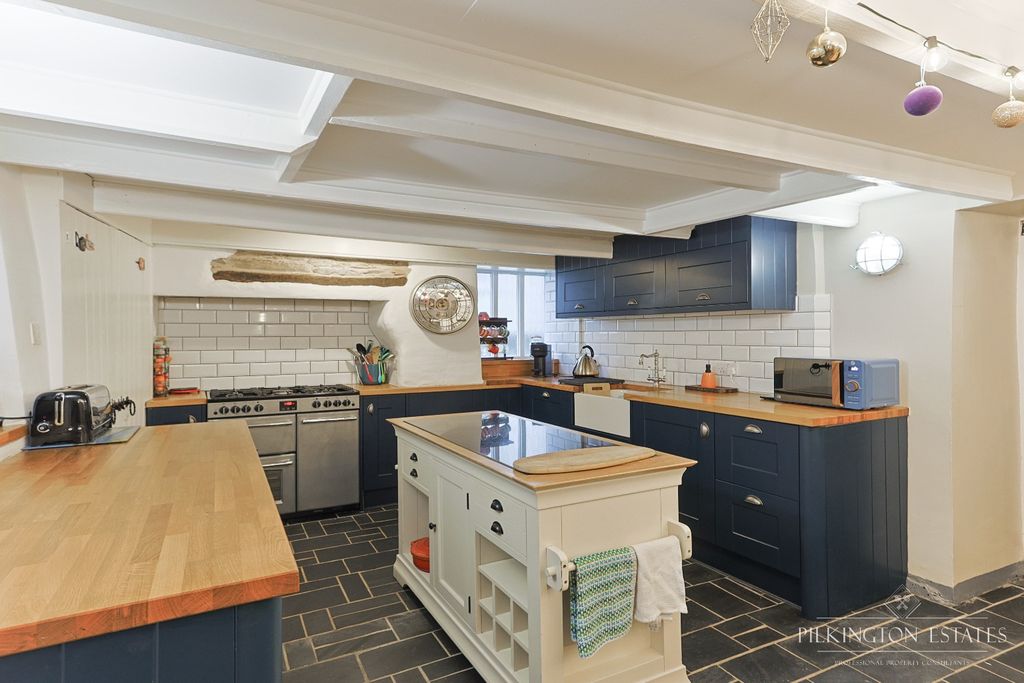 Property photo 3 of 10 4731665