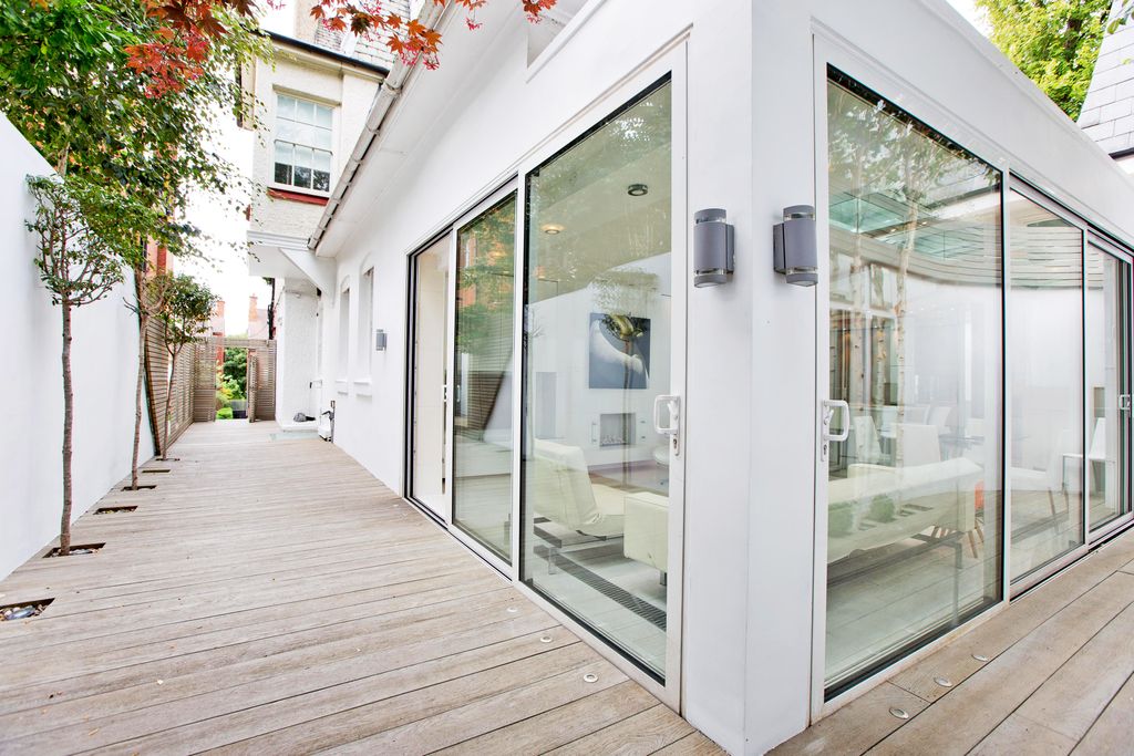 Property photo 1 of 21 Photo 3