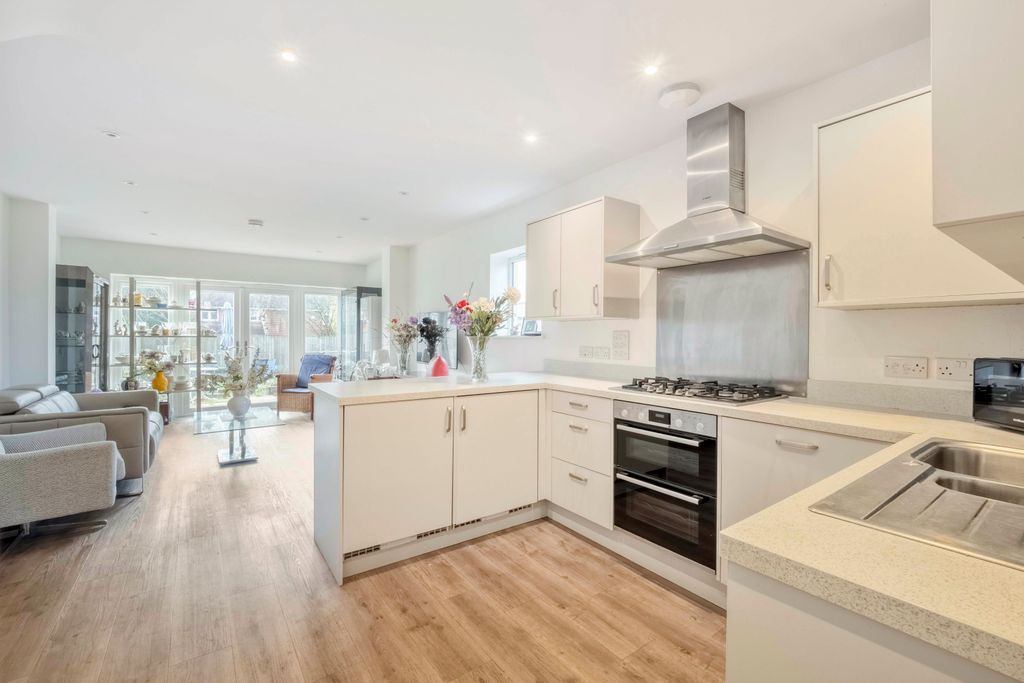 Property photo 2 of 20 Picture No. 44