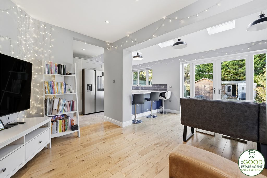 Property photo 2 of 36