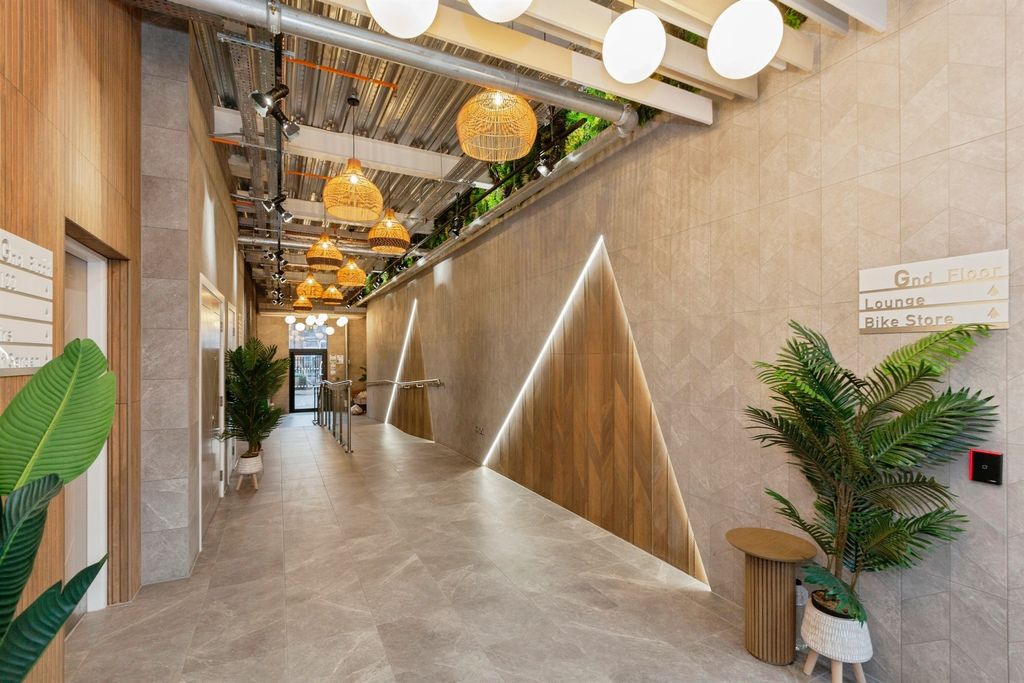 Property photo 2 of 13 Image