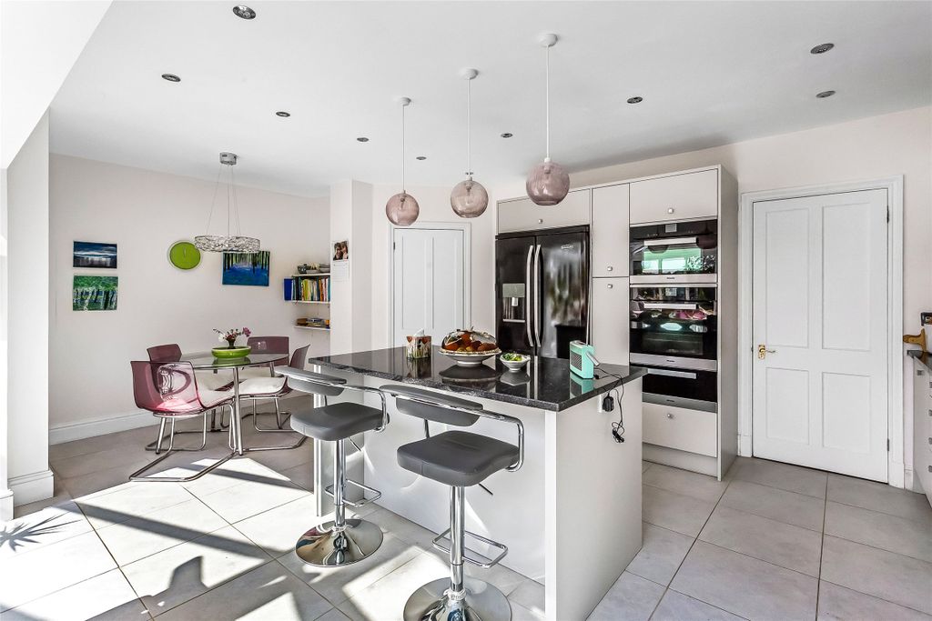 Property photo 3 of 22 Picture No. 06