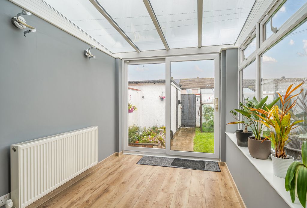 Property photo 3 of 20 Conservatory