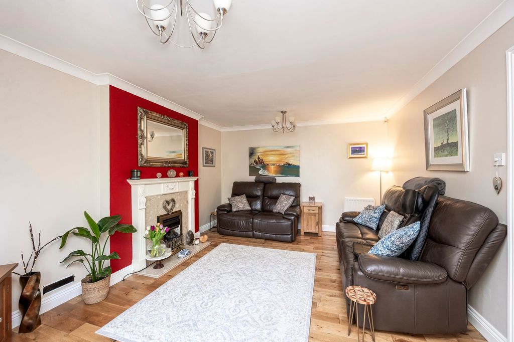 Property photo 3 of 30