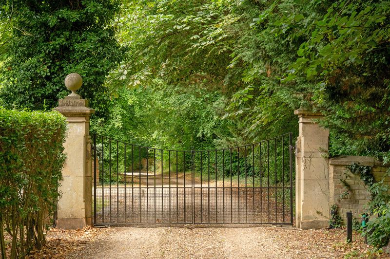 Property photo 3 of 49 Photo 9