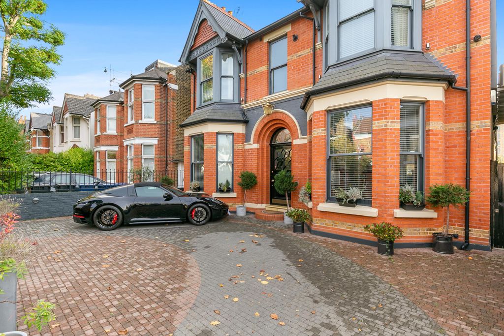 Property photo 1 of 21 Image